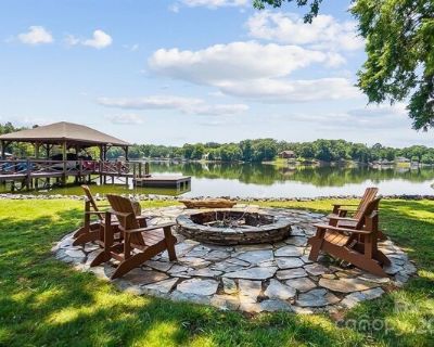 River Oaks Rd, Lake Wylie, Home For Sale