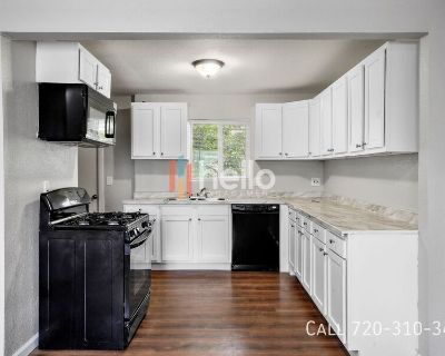 2 Bedroom 1BA 750 ft Pet-Friendly Apartment For Rent in Denver, CO