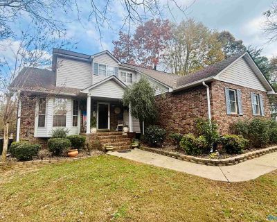 3 Bedroom 2BA 2140 ft Single Family House For Sale in Collinsville, AL