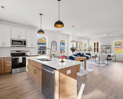 3 Bedroom 2.5BA 1728 ft Pet-Friendly Apartment For Rent in Mountain View, NC