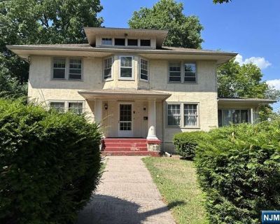 2 Bedroom 1BA Single Family House For Rent in Ho Ho Kus, NJ