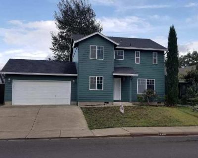 4 Bedroom 3BA 1500 ft Pet-Friendly Apartment For Rent in Keizer, OR