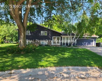 3 Bedroom 2BA 1900 ft Pet-Friendly Single-family home For Rent in Muskego, WI