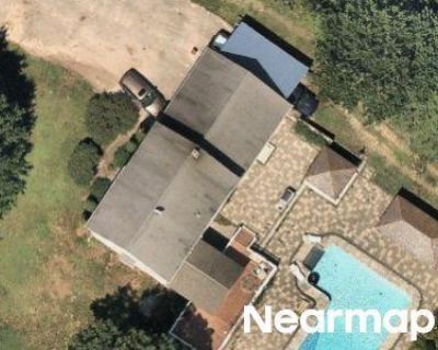 3 Bed 2 Bath Preforeclosure Property in Auburn, ME 04210 - Anita Ave