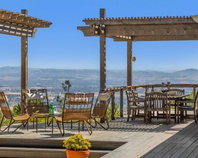 2 Bedroom 2BA 1298 ft Single Family Home For Sale in Santa Rosa, CA