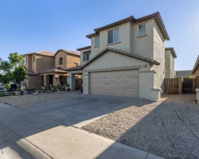 9171 W BERKELEY Road. Property for Rent in Phoenix, AZ for $3,000 with 4 bedrooms and 2 full baths, 1 half bath. This 2,555 square foot property was built in 2004 on a lot size of 0.11.. The home features: 2,555 sqft, two levels, 2 car garage, 4 bedrooms, 2.5 bathrooms, family room, and formal living & dining areas. Spacious master bedroom and bathroom featuring dual sinks, large roman tub, gla...