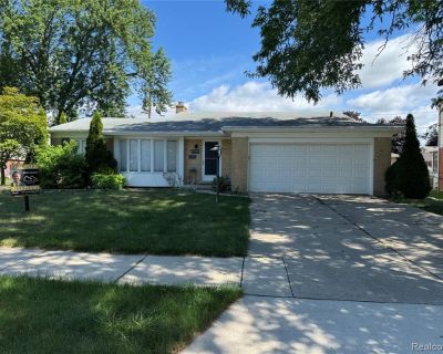 4 Bedroom 2BA 1843 ft Single Family House For Sale in Livonia, MI