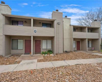 2 Bedroom 1BA 1056 ft Condo For Sale in College Station, TX