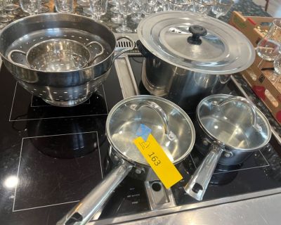 K 163: Cookware on Stove