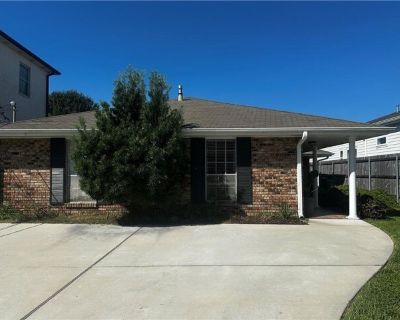 324 Helios Ave. PRIME LOCATION! This very cute 2 bedroom 1 bathroom has brand new beautiful vinyl wood flooring throughout. The bedrooms and closet are very large and spacious. It has a fully equipped kitchen with tons of cabinets that are newly painted! Refrigerator, gas stove, oven, microwave, dishwasher, and washer/dryer. Stylish quartz countertops. Central AC/heat. Off-street parking for 1 ...