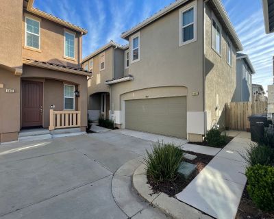 4 Bedroom 3BA 1952 ft House For Rent in Modesto, CA