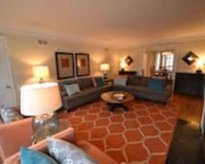 3 Bedroom 2BA 1800 ft Furnished Apartment For Rent in Cincinnati, OH