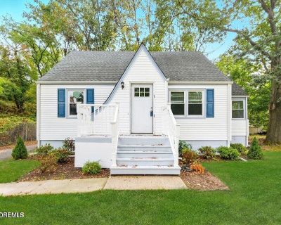 4 Bedroom 2BA 930 ft Office Space For Rent in Edison, NJ