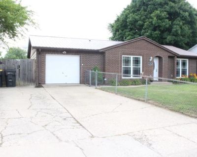 3 Bedroom 1BA 962 ft Single Family Home For Sale in LAPEL, IN