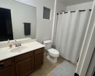 Unfurnished Room for Rent - Room for rent in spacious 5 bed 3 bath home