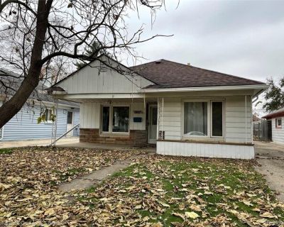 7427 Drexel St. THIS HOUSE IS CLEAN! VERY CONTEMPORARY, OPEN FLOOR PLAN.LARGE FAMILY ROOM. ONE BLOCK FROM ELEMENTARY SCHOOL, ON A DEAD-END STREET ACROSS FROM THE PARK.. 3 Bedroom. 1 Bathroom. 1343 ft