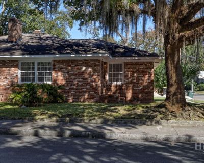 2 Bedroom 1BA 1022 ft Furnished Apartment For Rent in Savannah, GA