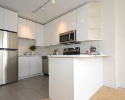 1 Bedroom 603 ft Apartment For Rent in 5885 Spring Garden Road, Halifax