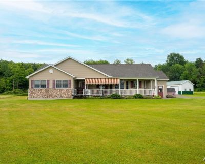 3 Bedroom 2BA 1685 ft Single Family House For Sale in Orangeville, NY