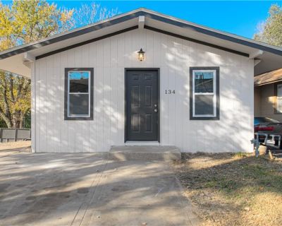 3 Bedroom 1BA 1304 ft Single Family House For Sale in Kansas City, MO