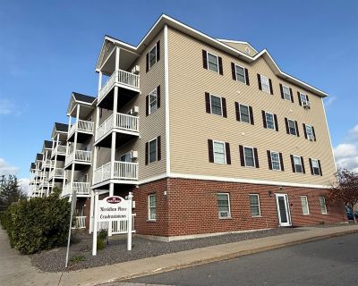 2 Bedroom 1BA 733 ft Condo For Sale in Nashua, NH