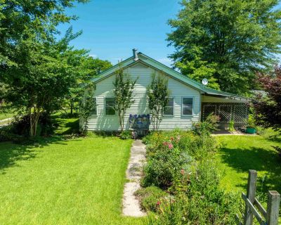 2 Bedroom 1BA 1280 ft Single Family House For Sale in Batesville, AR