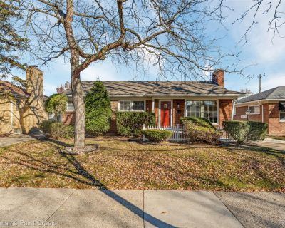 3 Bedroom 1BA 960 ft Single Family House For Sale in Harper Woods, MI