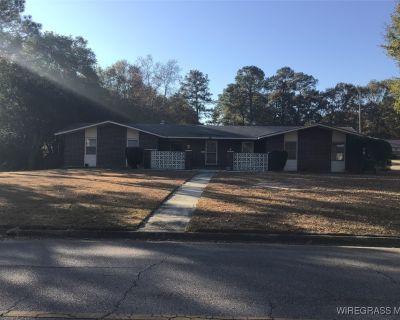 3 Bedroom 2BA 1740 ft Single Family House For Sale in Dothan, AL