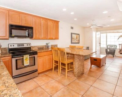 Mission Beach Townhome #3- 50 ft From The Sand- 2 BR 1.5 BA & 1 Parking Space - Mission Beach