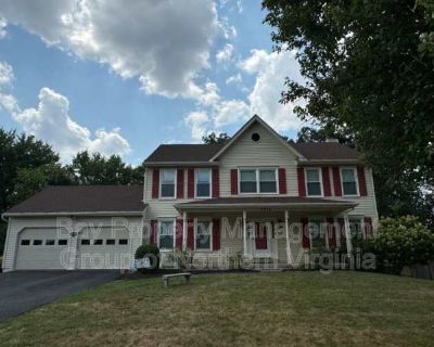 5 Bedroom 4BA 3256 ft House For Rent in Dranesville, VA