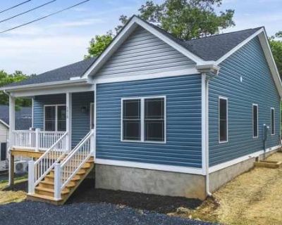 3 Bedroom 2BA 1287 ft Apartment For Rent in Waynesboro, VA