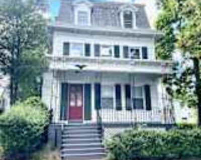 3 Bedroom 1BA 1010 ft² Pet-Friendly House For Rent in New Haven, CT 88 E Pearl St unit 3rd flr