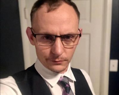 Jason - Needs an Apartment on iROOMit or a Room