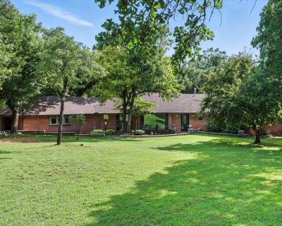 4 Bedroom 3BA 2592 ft Single Family House For Sale in Edmond, OK