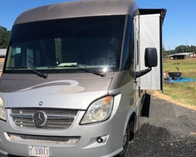 2012 Winnebago Via 25P
