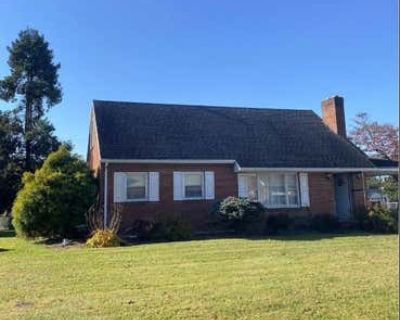 4 Bedroom 3BA 1800 ft Single Family Home For Sale in HAGERSTOWN, MD