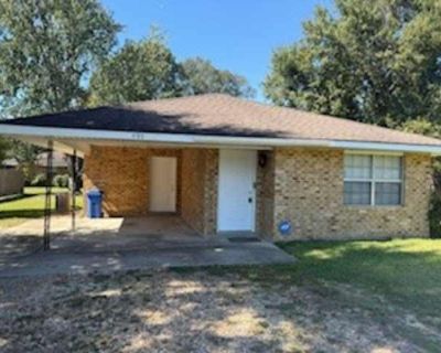 490 S. 9th St.. image_url. W/D hookup Dishwasher Carport Air conditioning Range Oven Unit Amenities air conditioning dishwasher oven range w/d hookup Property Amenities carport on-site laundry parking. 3 Bedroom. 1.5 Bathroom. 1100 ft