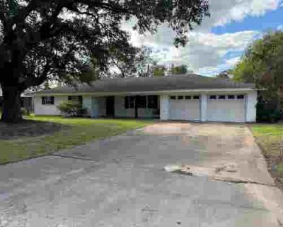 3 Bedroom 2BA 2072 ft Single Family Home For Sale in ORANGE, TX