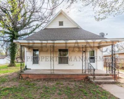 3 Bedroom 1BA 1574 ft Pet-Friendly Apartment For Rent in Mount Hope, KS