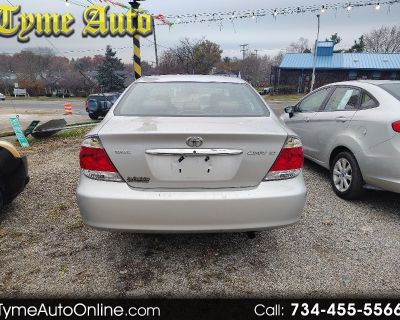 2005 Toyota Camry 4dr Sdn XLE Auto (Natl)