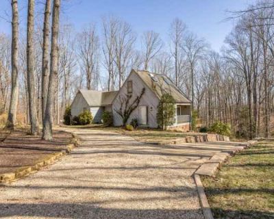 3 Bedroom 2BA 2238 ft Pet-Friendly Apartment For Rent in Midlothian, VA