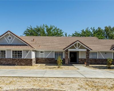 3 Bedroom 3BA 2350 ft Single Family House For Sale in Lancaster, CA