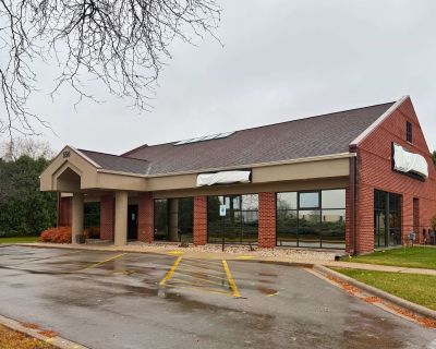 5810 ft Commercial Property For Sale in Sun Prairie, WI