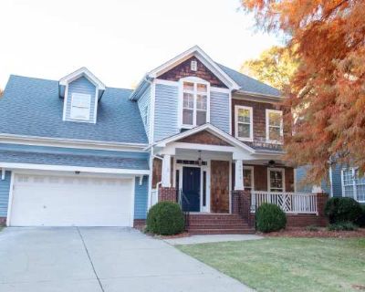 4 Bedroom 2.5BA 2400 ft Pet-Friendly Apartment For Rent in Huntersville, NC