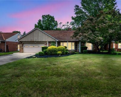 4 Bedroom 2BA Apartment For Rent in Cleveland, OH