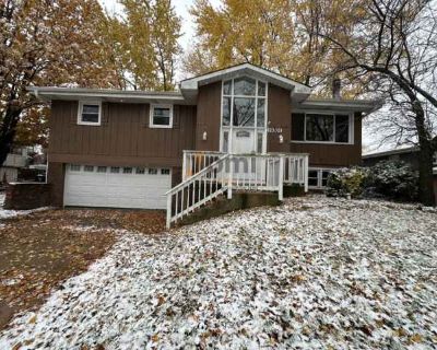 3 Bedroom 2BA 1868 ft Pet-Friendly Apartment For Rent in Lake County, IN