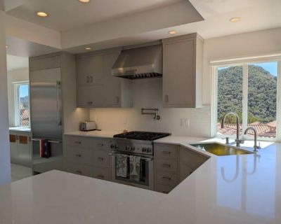 2 Bedroom 2.5BA 1478 ft Furnished Pet-Friendly Apartment For Rent in Avila Beach, CA