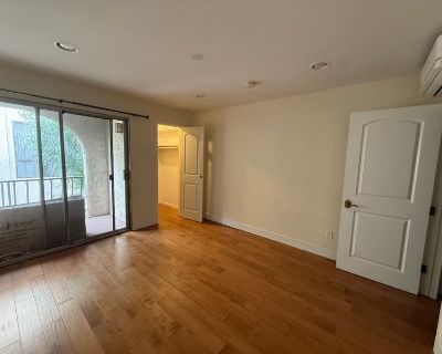 Unfurnished Room for Rent - Private Room and Bathroom in shared 2 bedroom apt