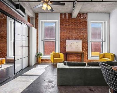 1 Bedroom 1BA 705 ft Condominium For Sale in KANSAS CITY, MO