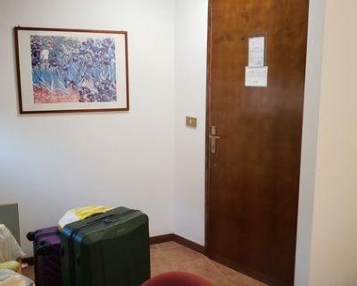 Michael (Has a House). Room in the 1 Bedroom 1BA House For Rent in Los Angeles, CA
